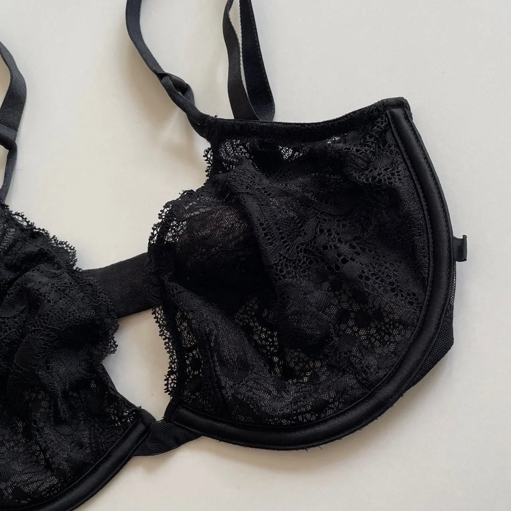 Victoria’s Secret Lace Bra Unlined Demi Underwire Non Padded Bra Black
